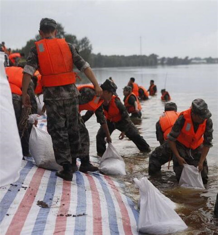 八一建軍節(jié):致敬中國軍人,液化氣儲罐廠家獻(xiàn)給***可愛的人！